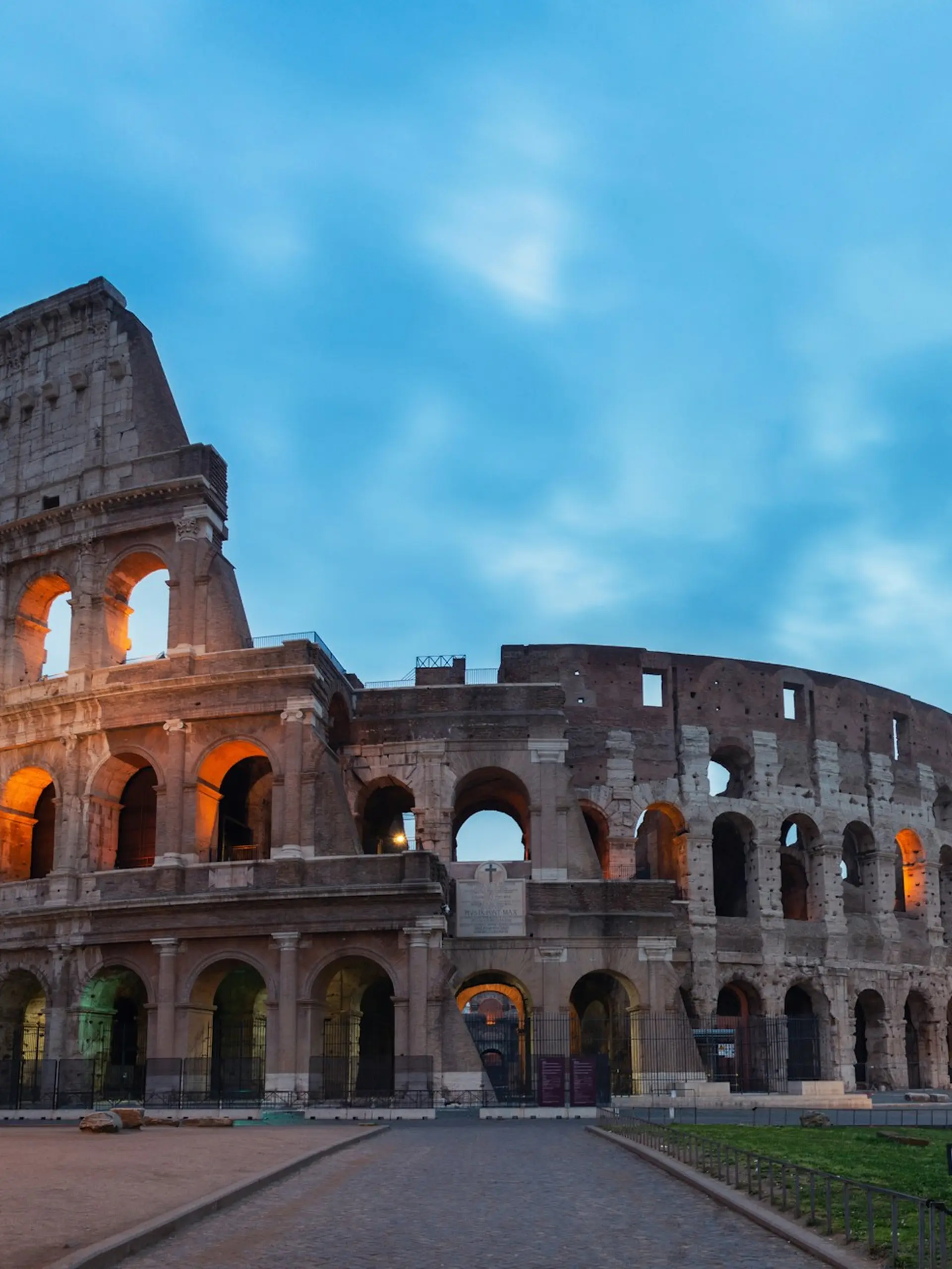 Colosseum i Rom i aftenlys